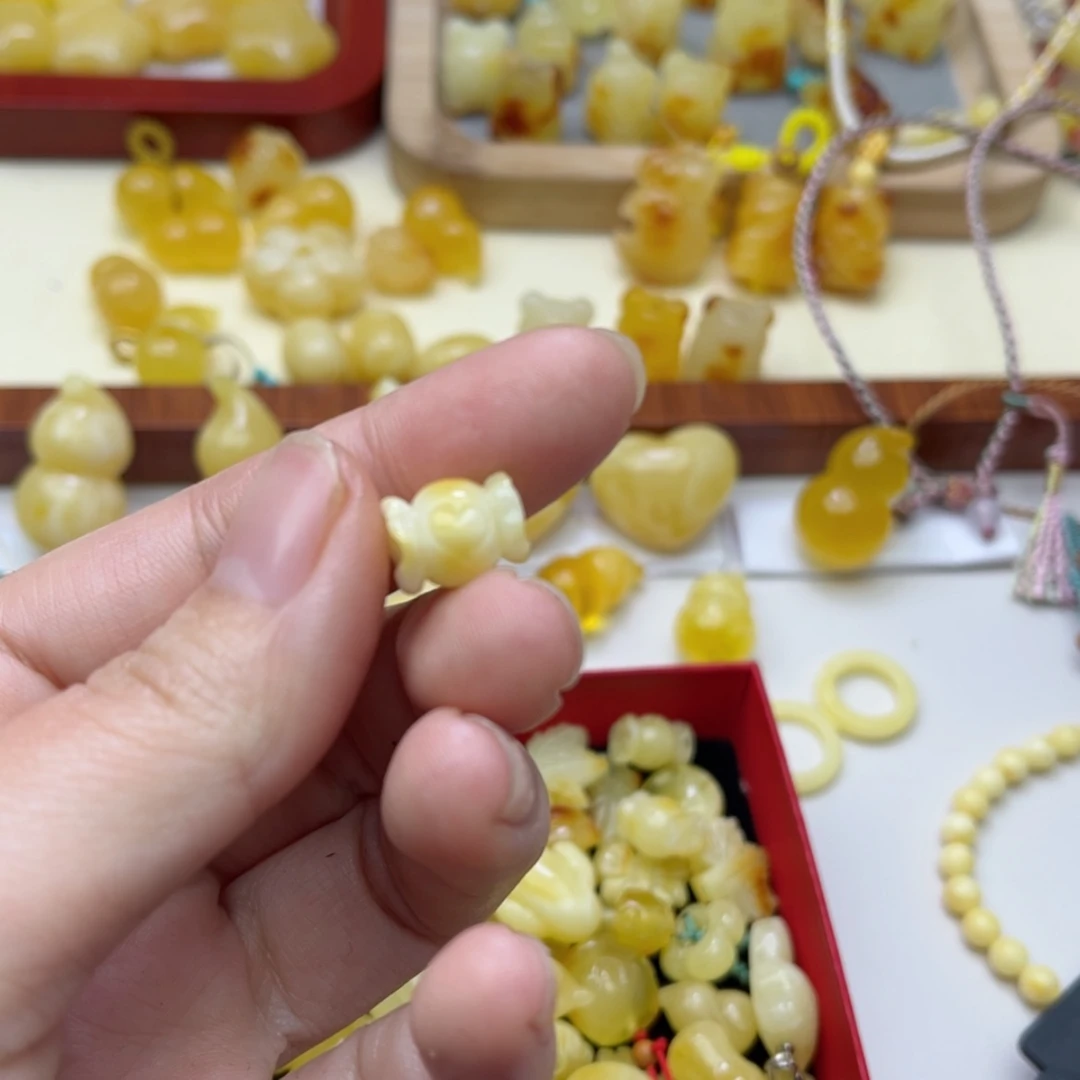 【闪购商品】蜜蜡裸石未镶嵌配饰