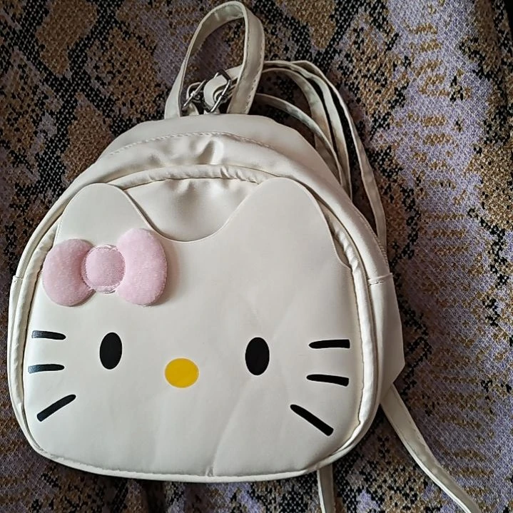 白色KT猫主题双肩小背包