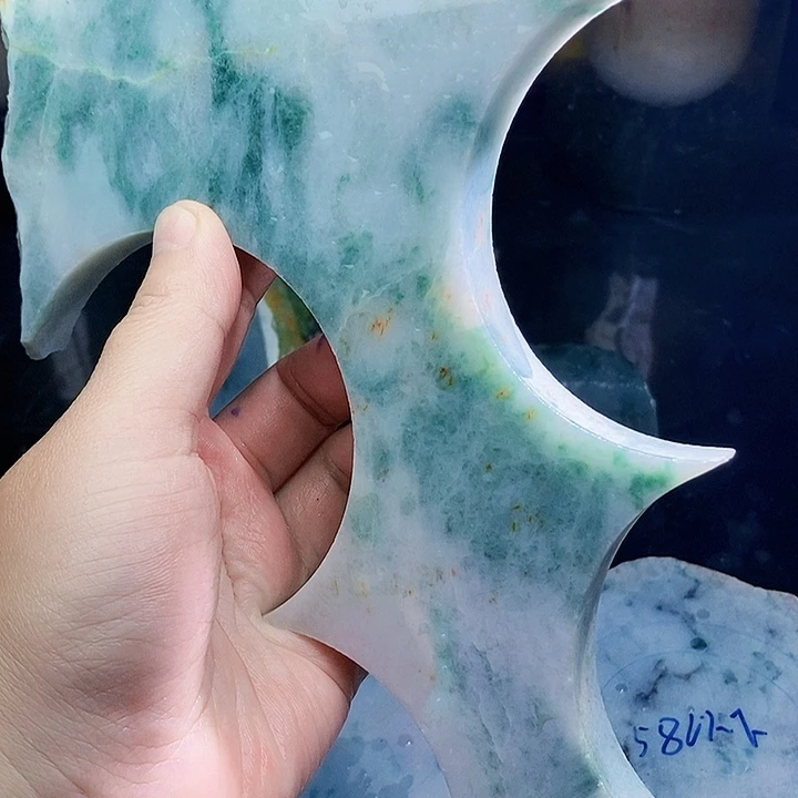 翡翠未镶嵌颈饰毛料42