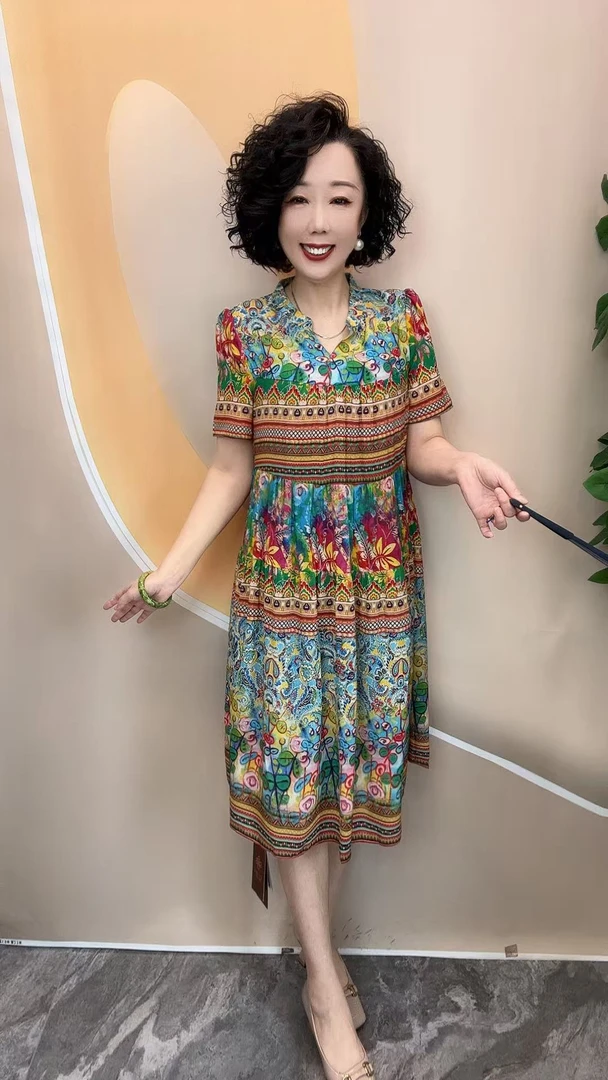 039夏新品优雅女人彩花宽松大码时尚洋气长连衣裙，裙长105