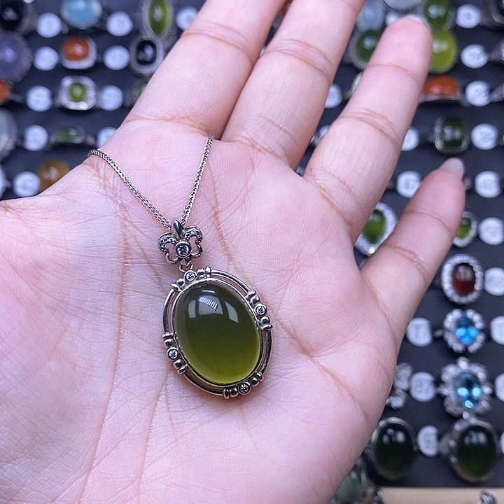 岫玉颈饰银S925镶嵌相**悔