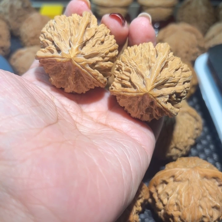 吊坠文玩核桃39文山三棱一对