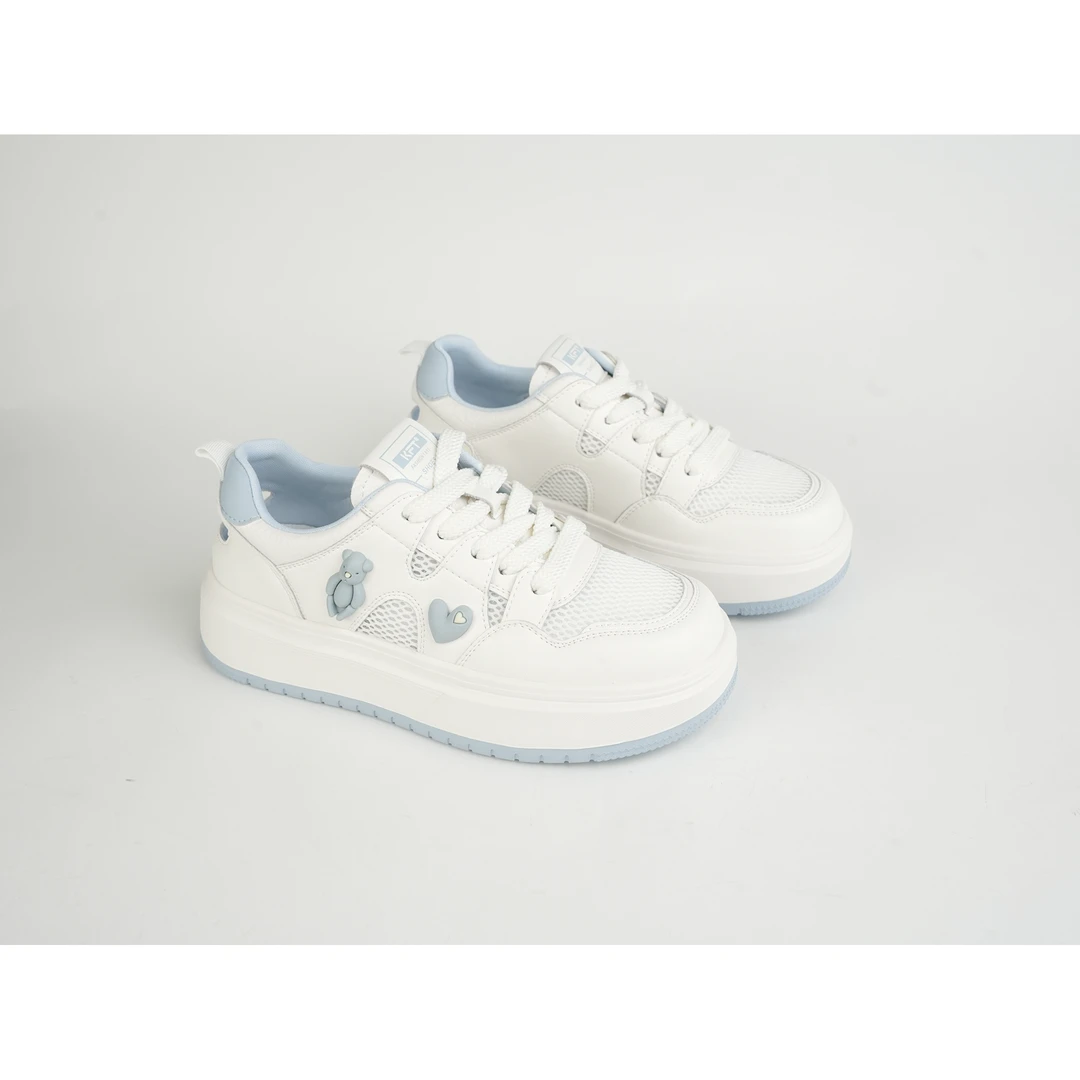 脚王夏季牛皮+网发泡圆头平跟女大白板鞋百搭时尚KA260435