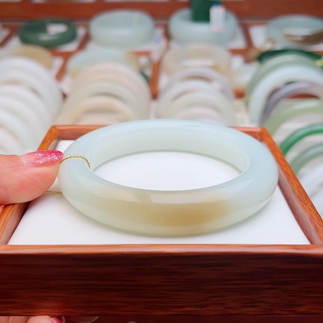 和田玉未镶嵌手镯57