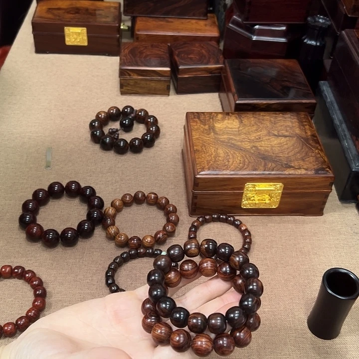 我***x贡木黄花梨圆珠1.5、老型珠13/14各一条