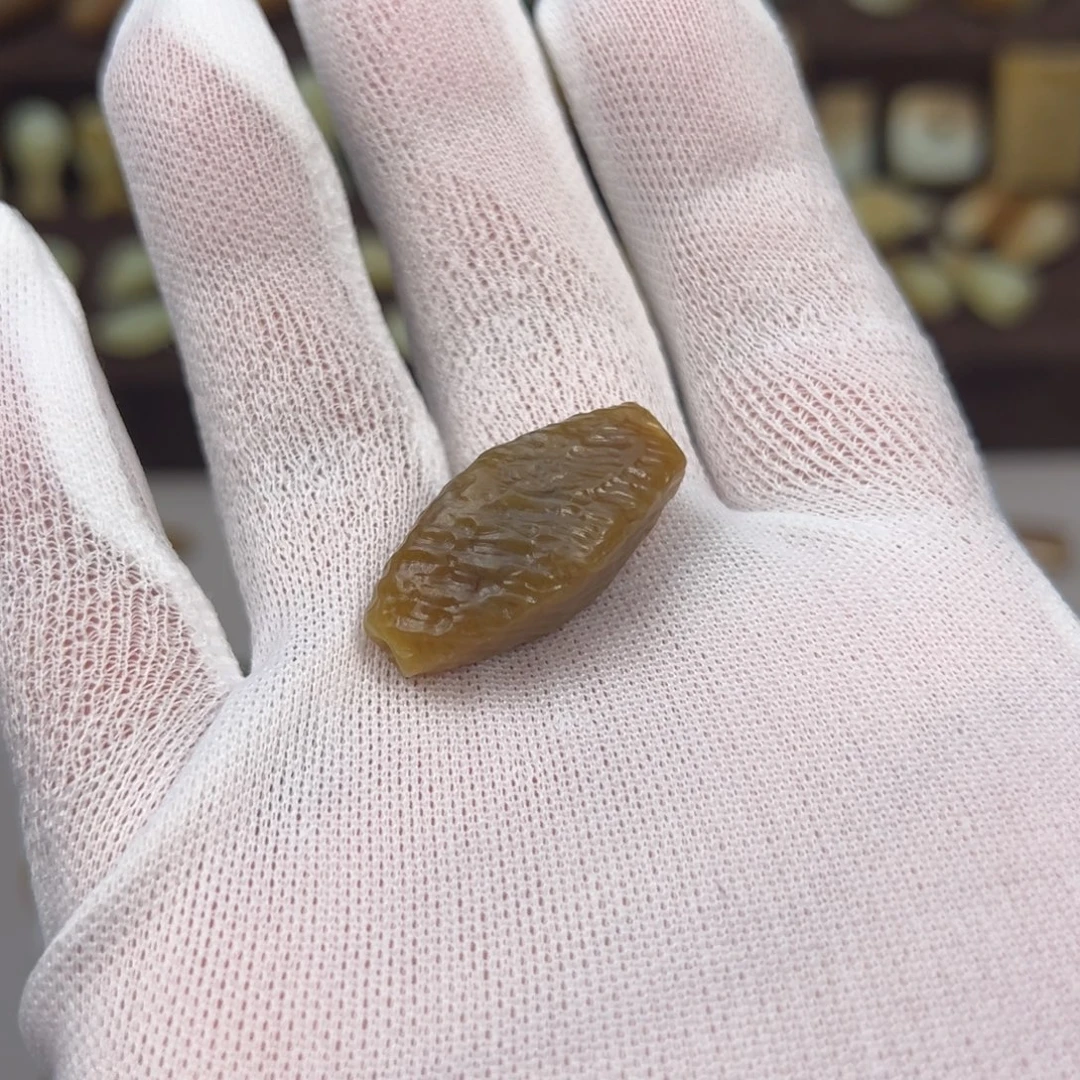 岫岩河磨玉（透闪石质玉）未镶嵌颈饰