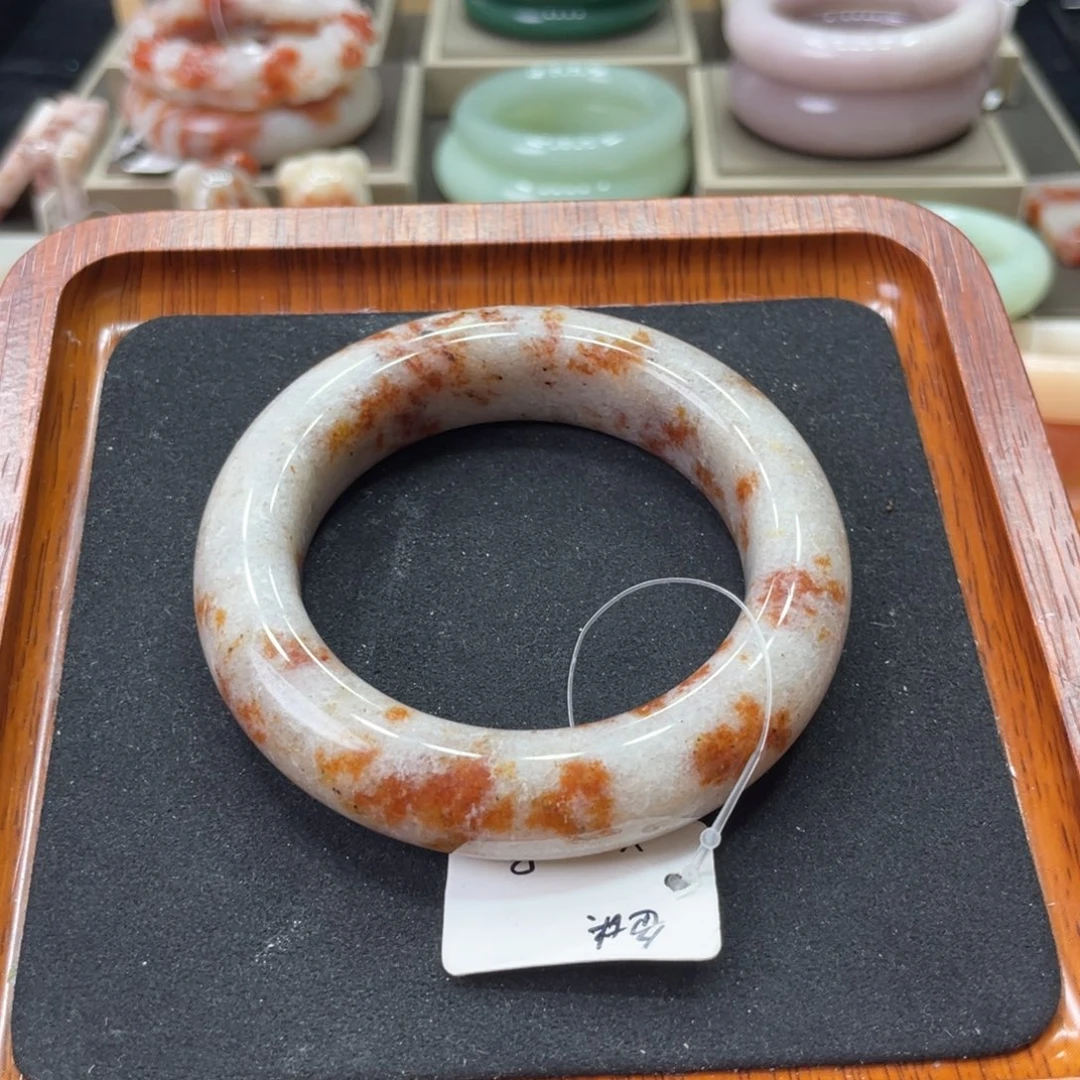 石英岩玉手镯未镶嵌