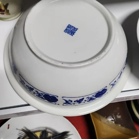瓷片瓷片,各种摆件,均有瑕疵。沙锅!