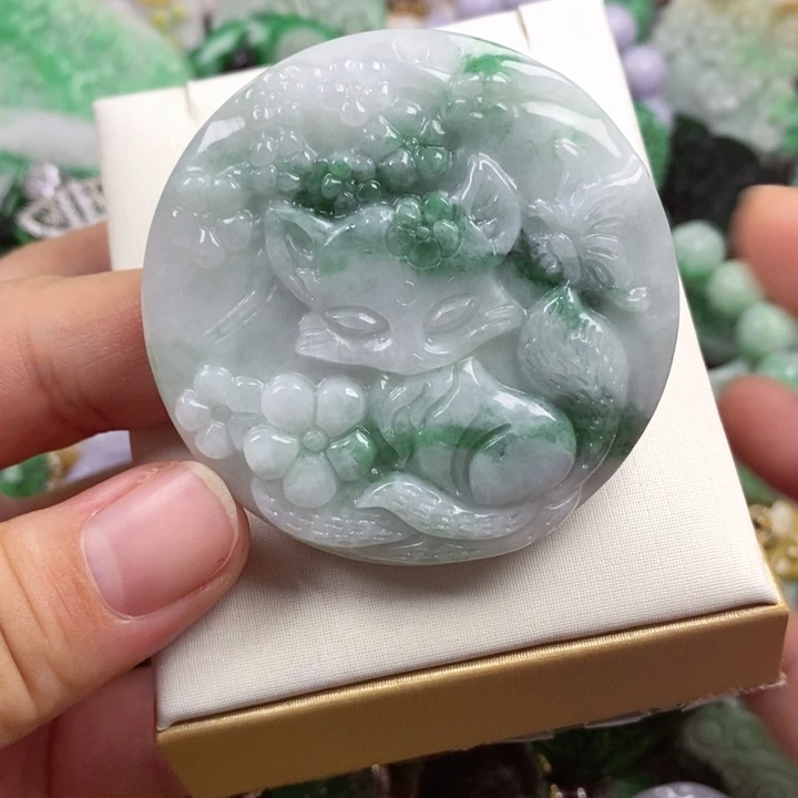 翡翠未镶嵌吊坠(赠链)