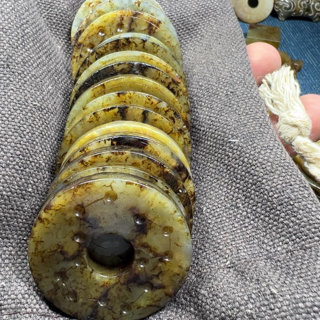 飞***哥瓷片新号开播一漏到底