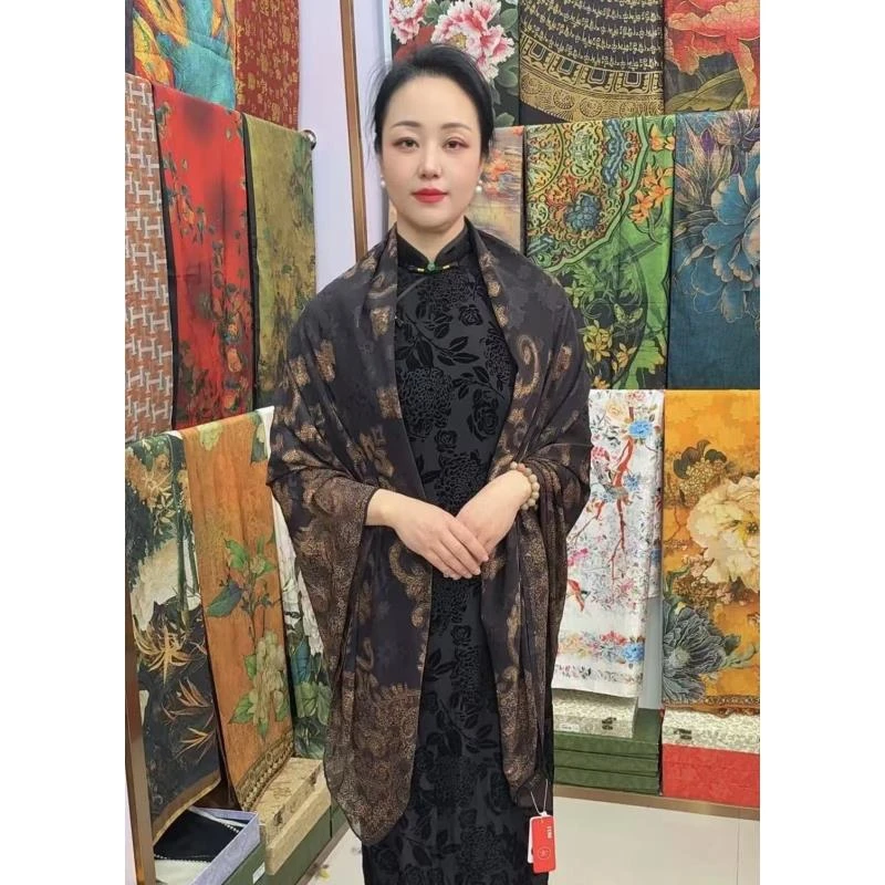 k（绿扣）xys-470 【鎏金岁月 薯莨纱 剪花 提花 香韵纱140*140方巾