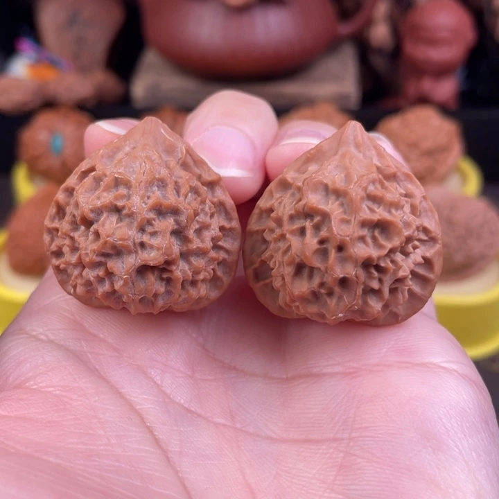 吊坠文玩核桃野生珊瑚塔32