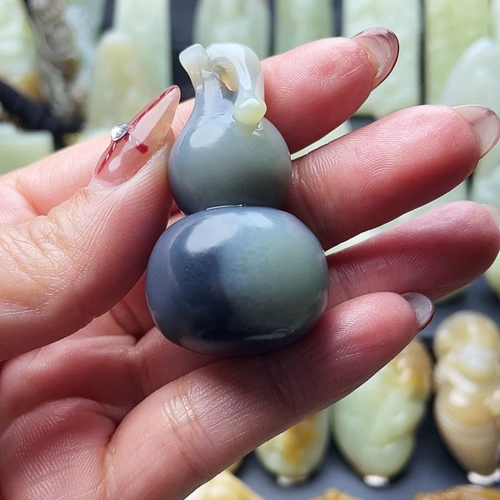 清***儿和田玉（糖玉）未镶嵌颈饰