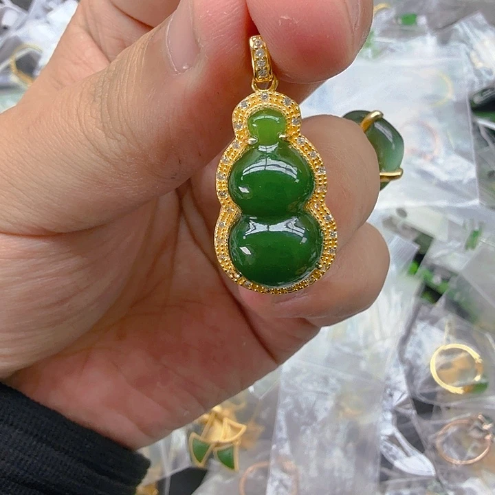 和田玉（碧玉）颈饰银S925镀金镶嵌