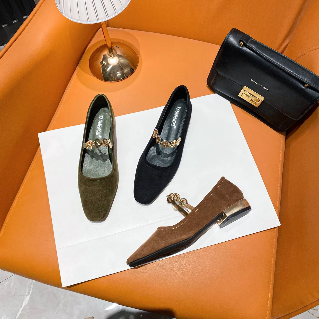 2025新款气质玛丽珍一字带小金币时时尚平跟单鞋（6328）