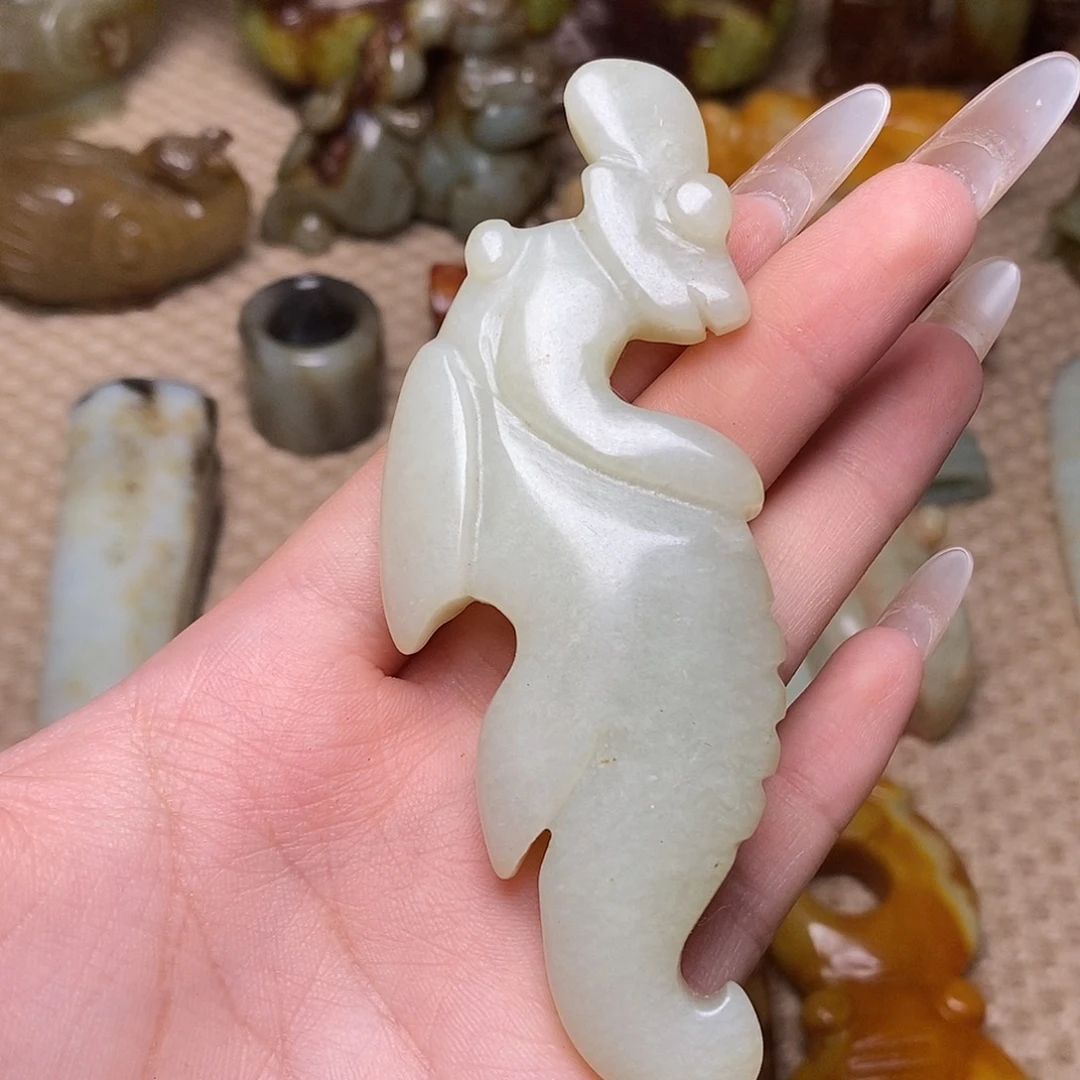 未镶嵌蛇纹石玉颈饰