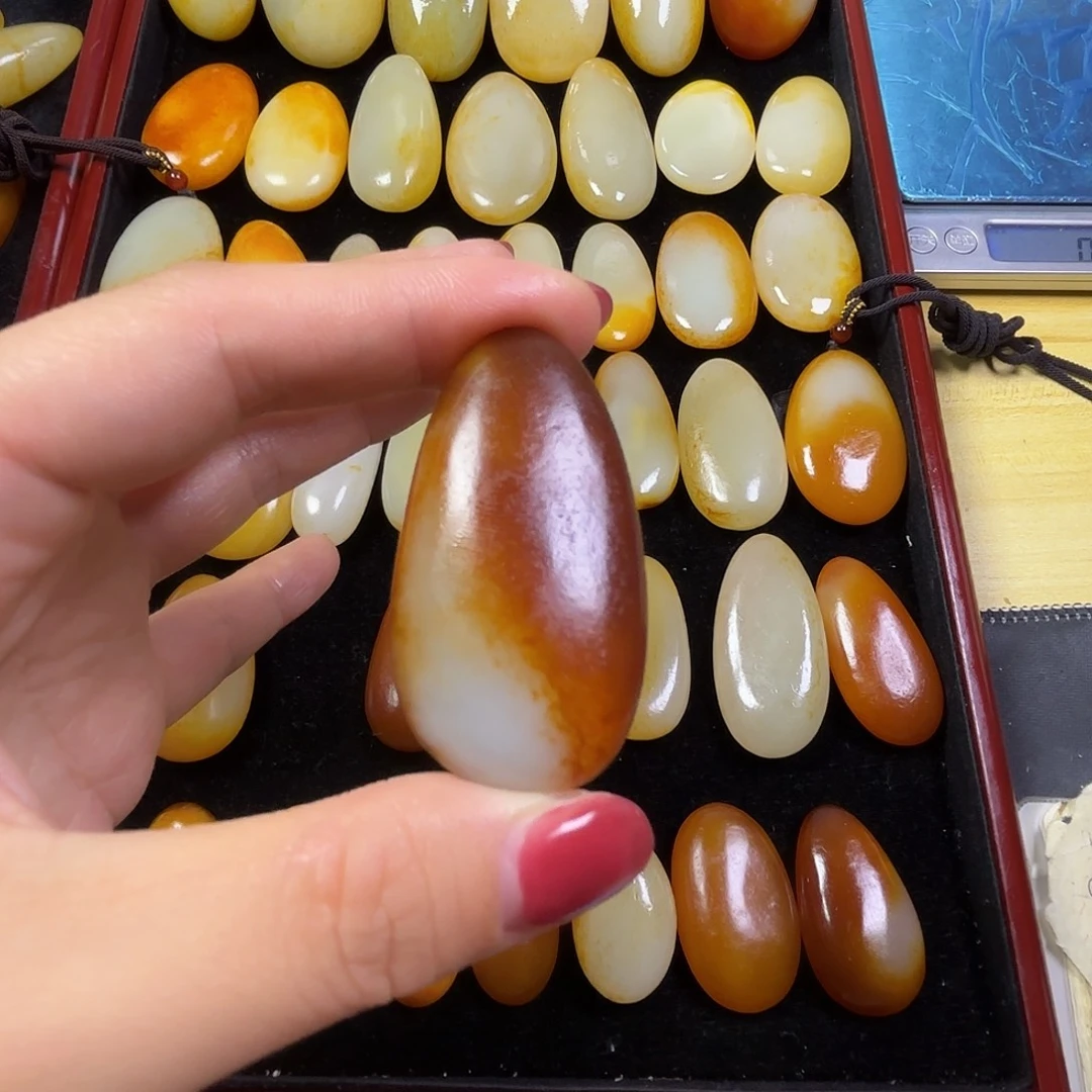 没***空和田玉未镶嵌颈饰