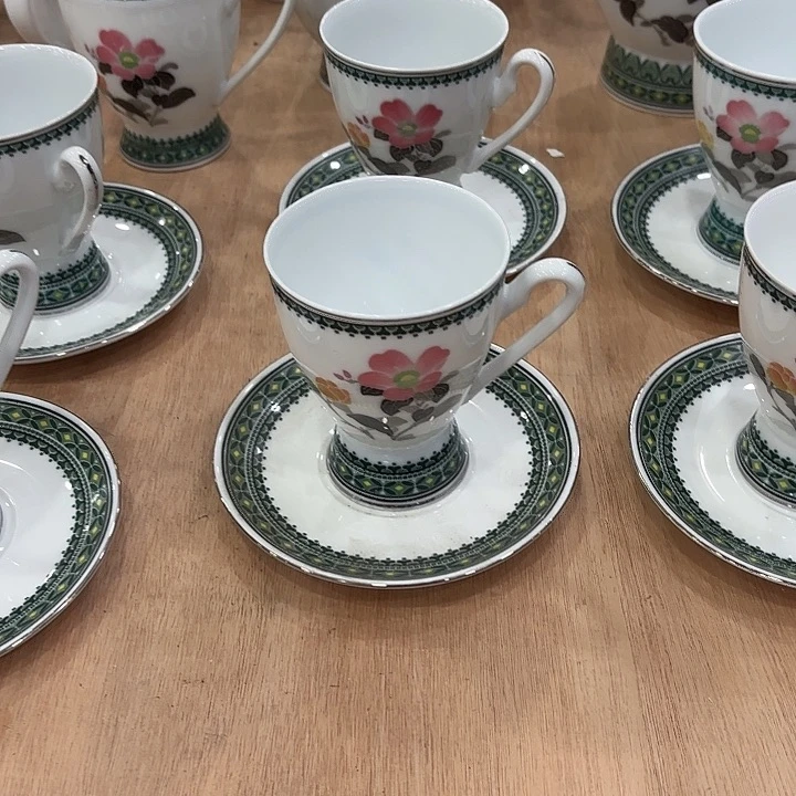 李*兰茶壶一套，茶壶一套微瑕