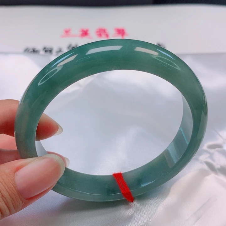 翡翠未镶嵌手镯58圈