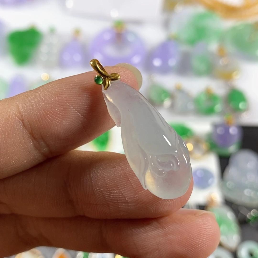 翡翠颈饰18K金镶嵌翡翠