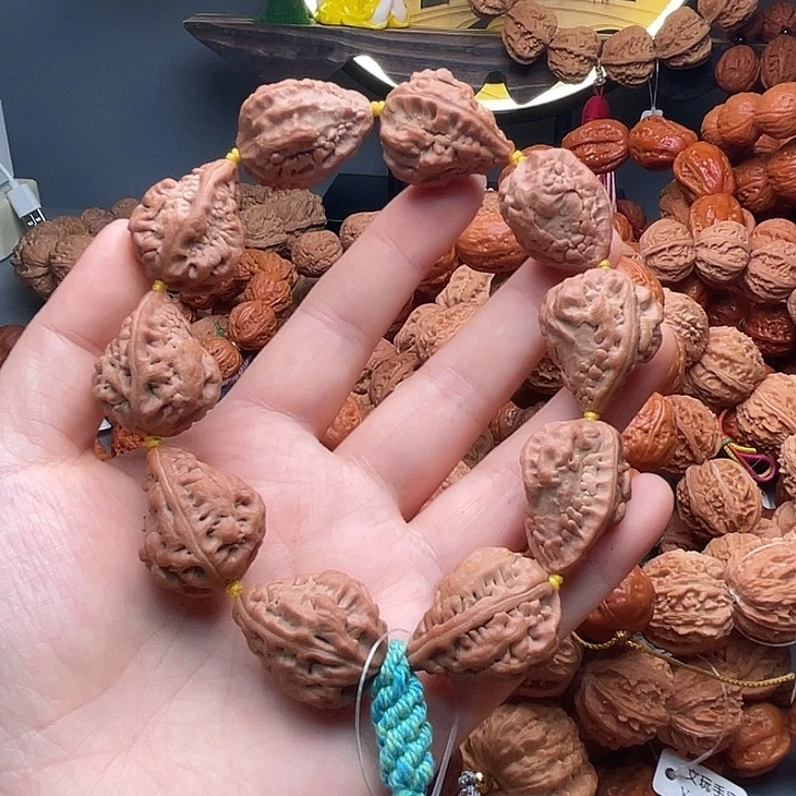郑***）手串文玩核桃麒麟角