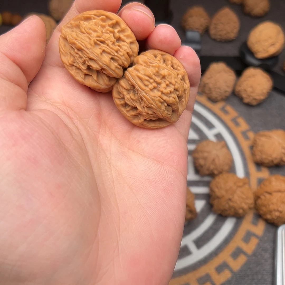 好***！文玩核桃吊坠三棱