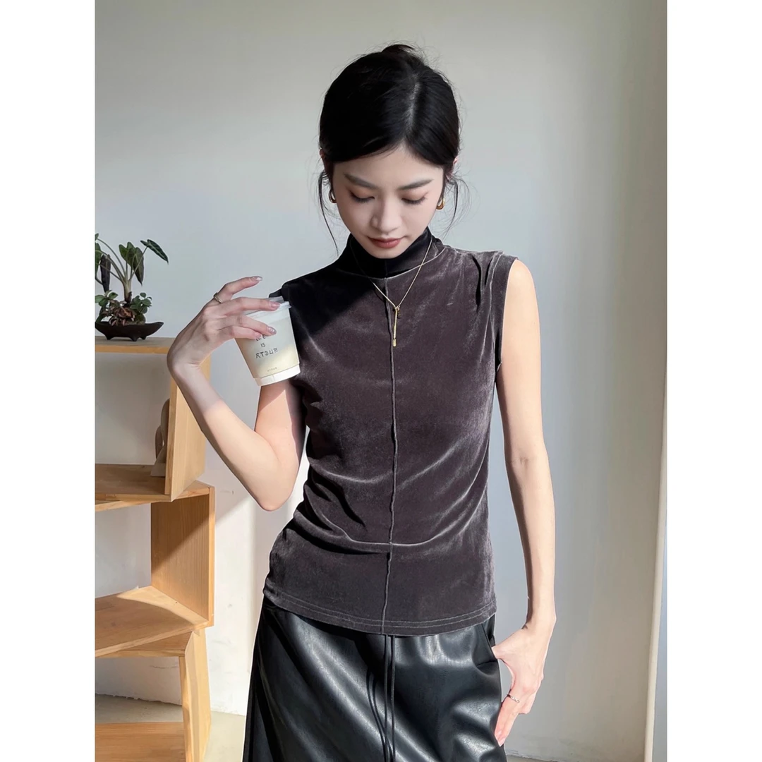 灰色半高领金丝绒吊带背心女2025新款秋冬时尚无袖打底内搭上衣