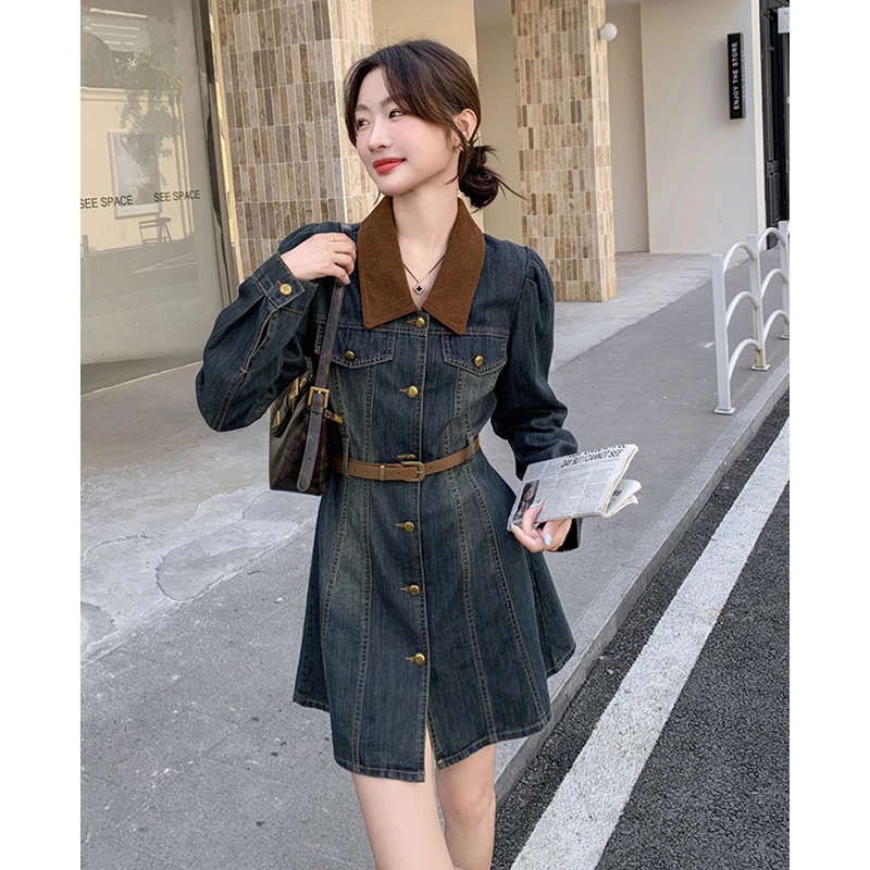 高级感撞色翻领拼接牛仔连衣裙女2025秋季新款韩系收腰显瘦短裙子