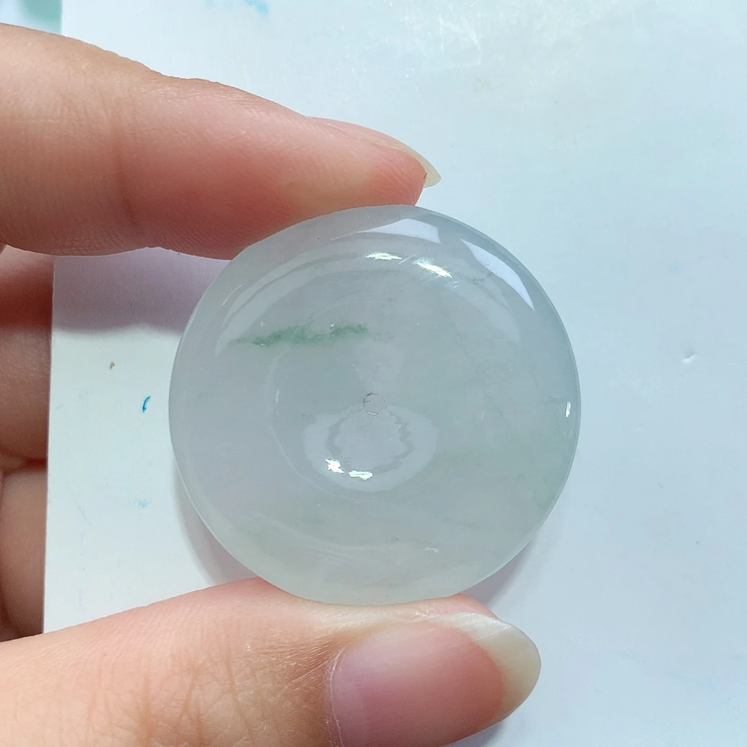 大***～翡翠未镶嵌颈饰平安扣