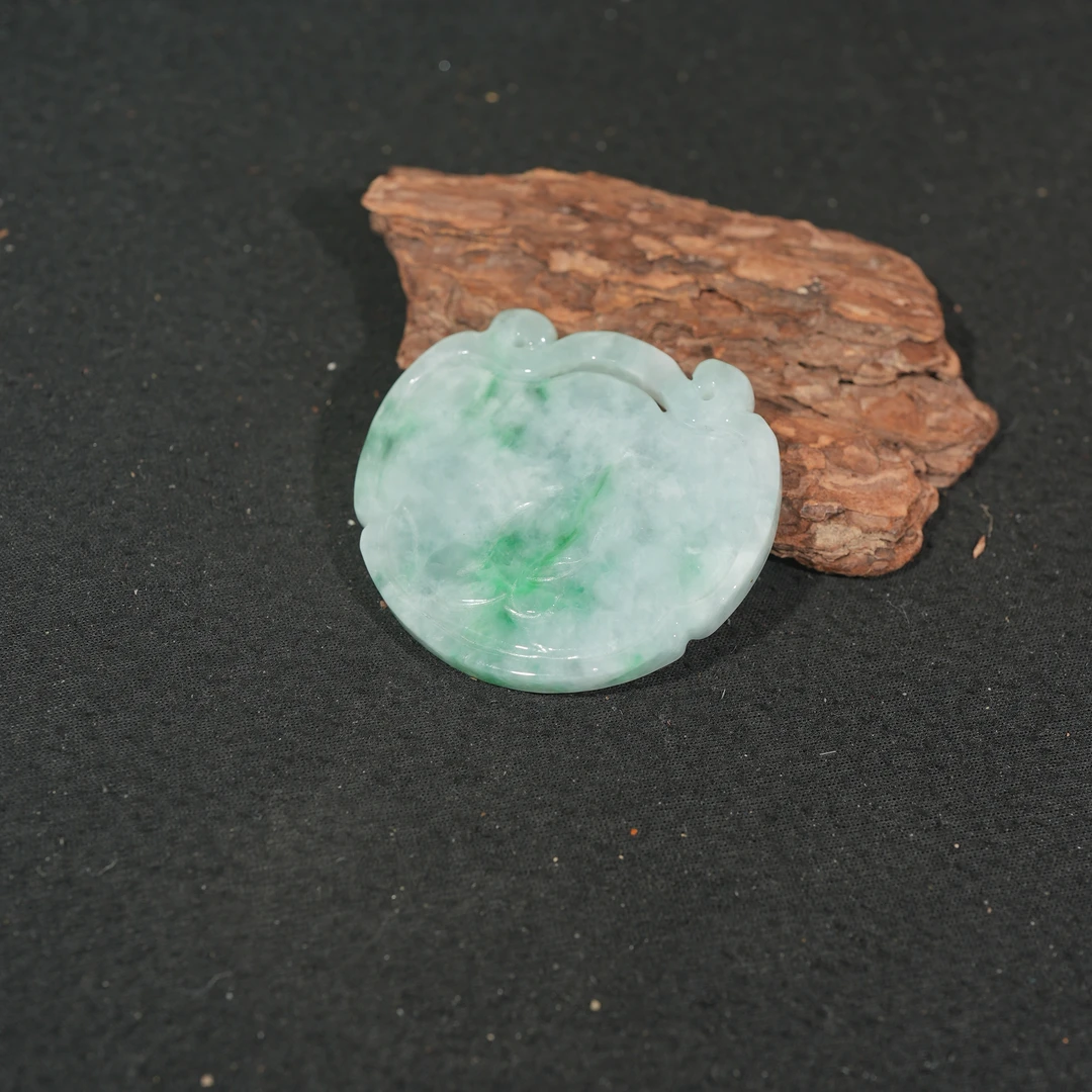 1.1香港王老板-翡翠吊坠6y91