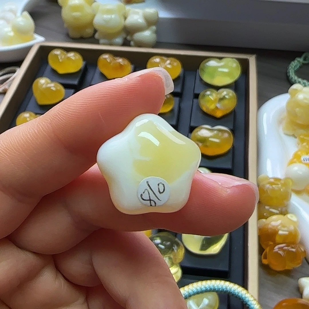 琥珀未镶嵌珠宝奇石