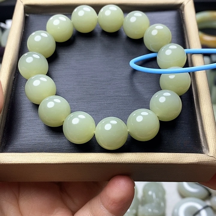 天***.和田玉未镶嵌手链