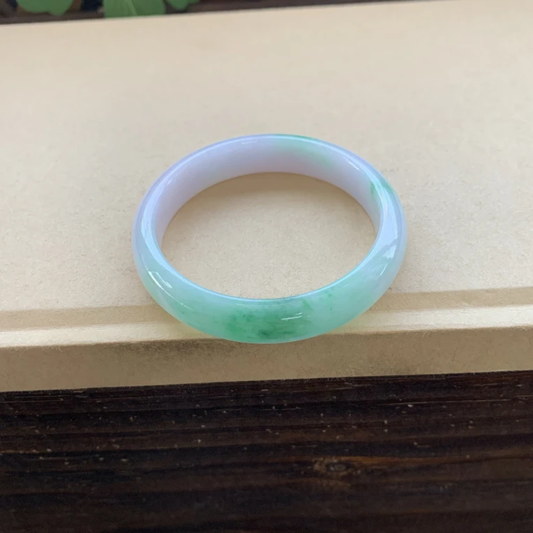 ，冰透细腻飘绿花手镯特价7180圈口50.5-10.9-6.3，天然翡翠缅A完美