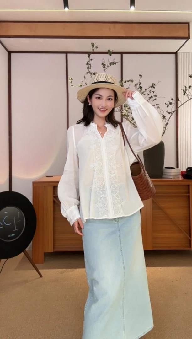 落肩袖宽松型吸汗常规款衬衫气质宫廷风蕾丝绣花提花上衣25CS4016
