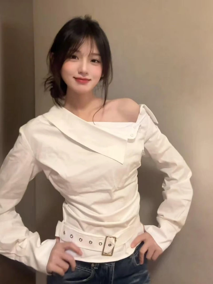 早秋白色设计感露肩褶皱短款长袖衬衫女春秋上衣+皮裙套装