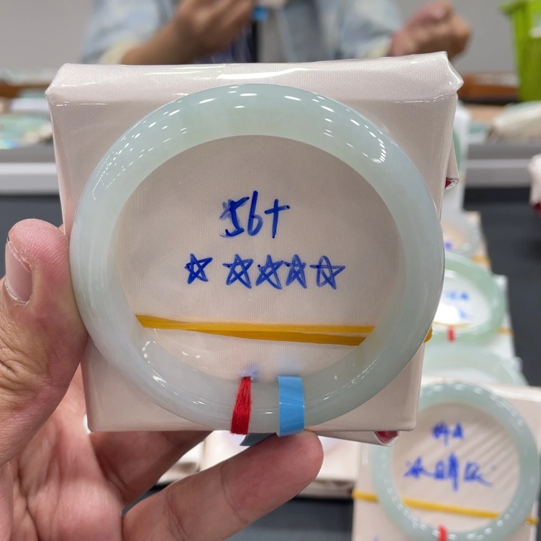 翡翠未镶嵌手镯缅甸翡翠