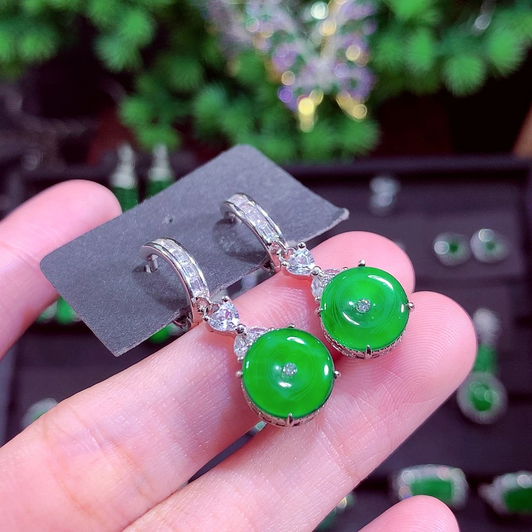 颈饰未镶嵌翡翠天然