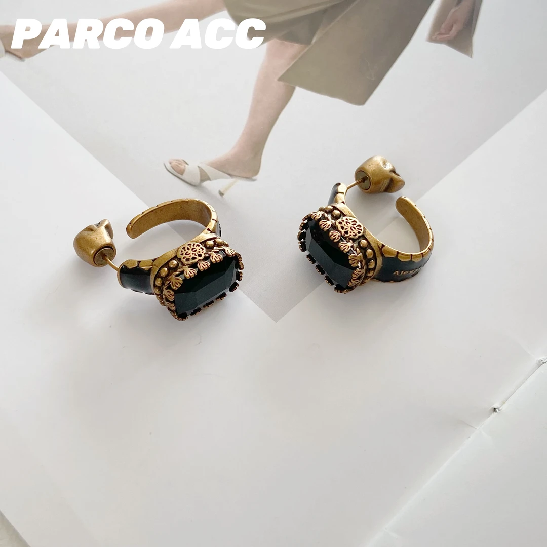 铜合金耳饰 C516 复古黑锆骷髅头耳钉