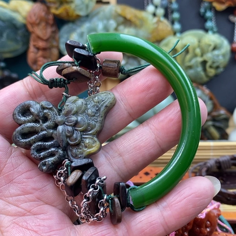 【闪购商品】未镶嵌蛇纹石玉手牌