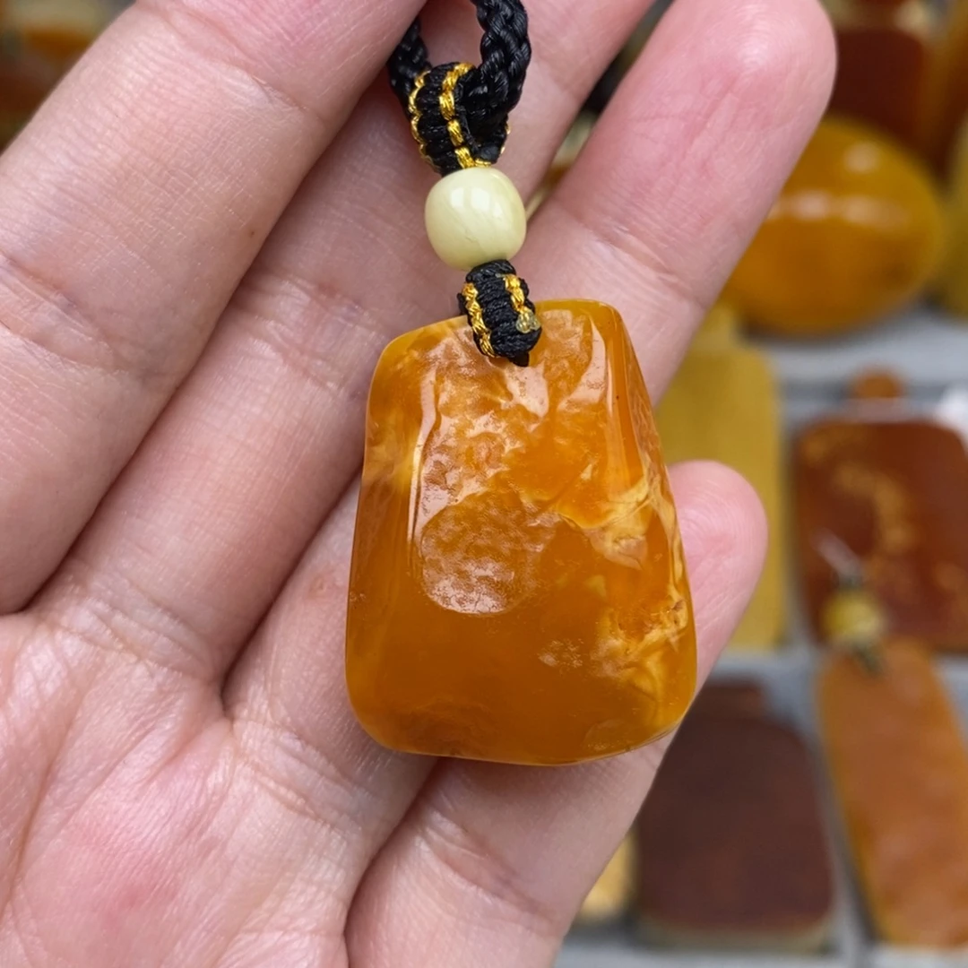 琥珀未镶嵌珠宝奇石