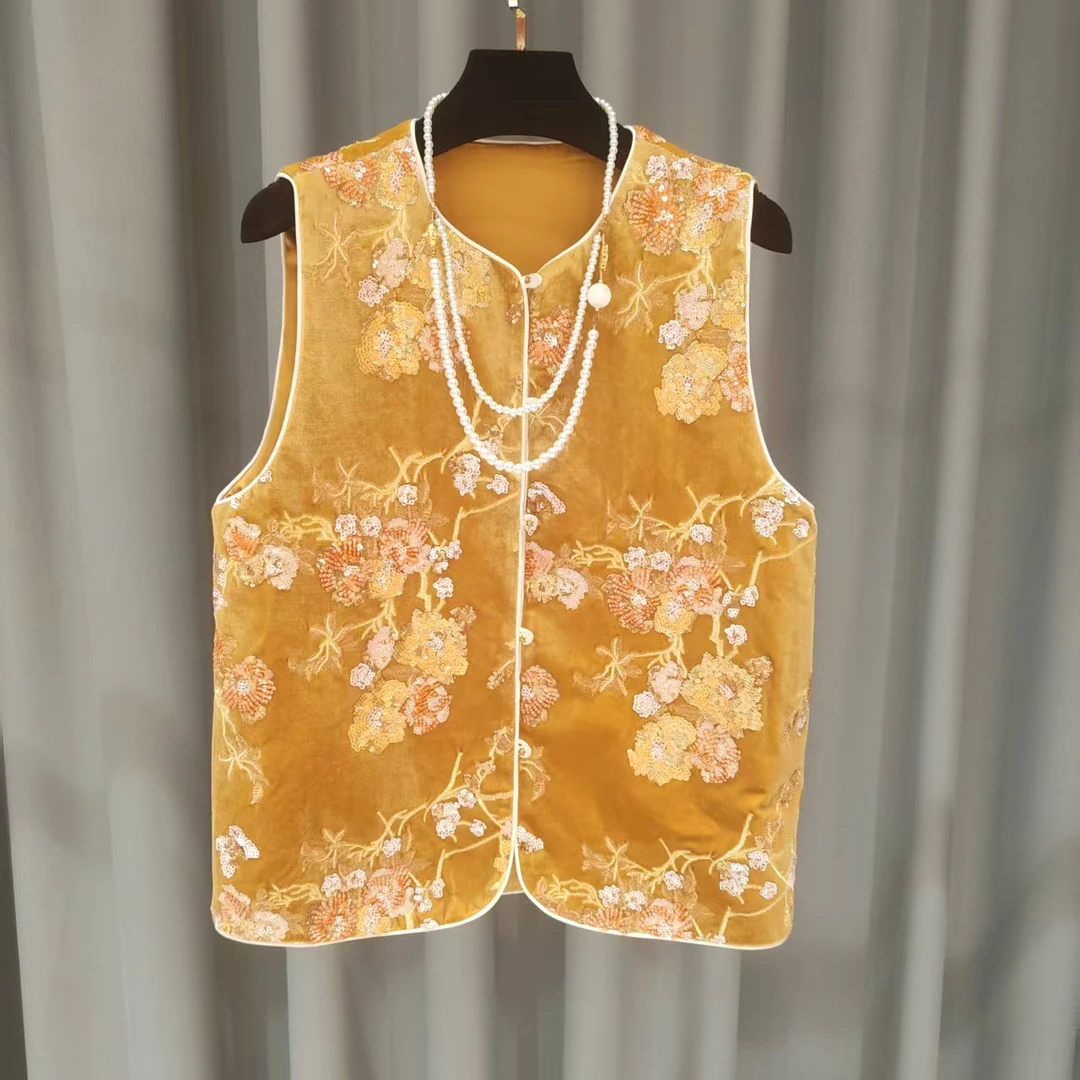 新中式国风复古刺绣提花无袖上衣女2025新款高级感黄色减龄马甲