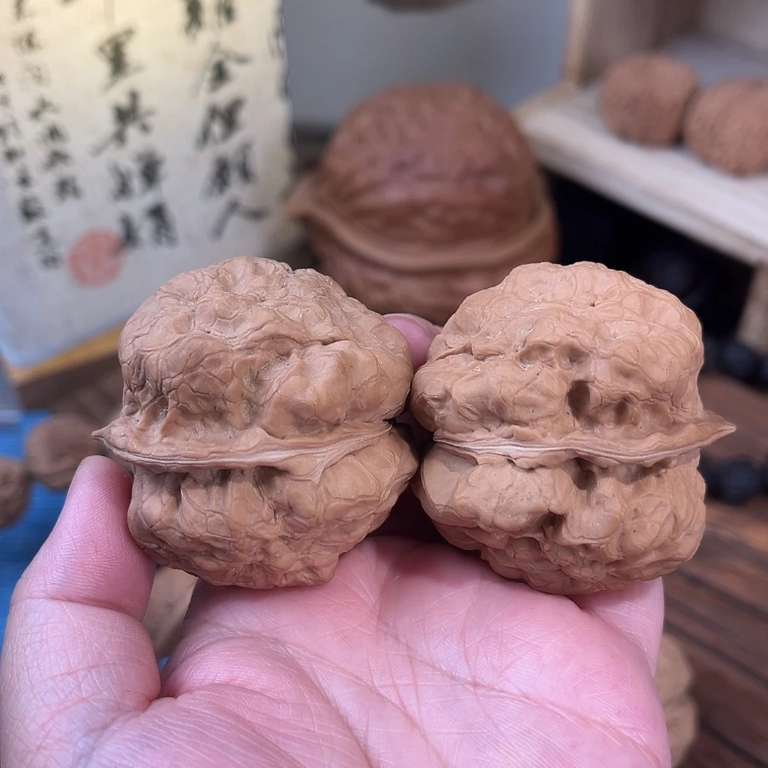 蜜***蜂文玩核桃把件飞蟾（有眼）