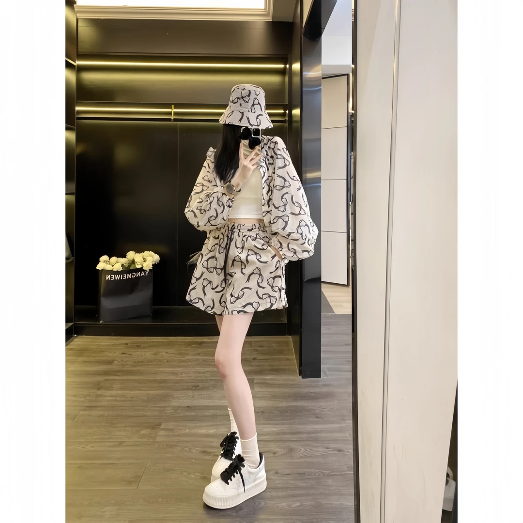 【抖音商场爆款】夏装一整套新款时尚休闲小个子洋气防晒短裤两件套