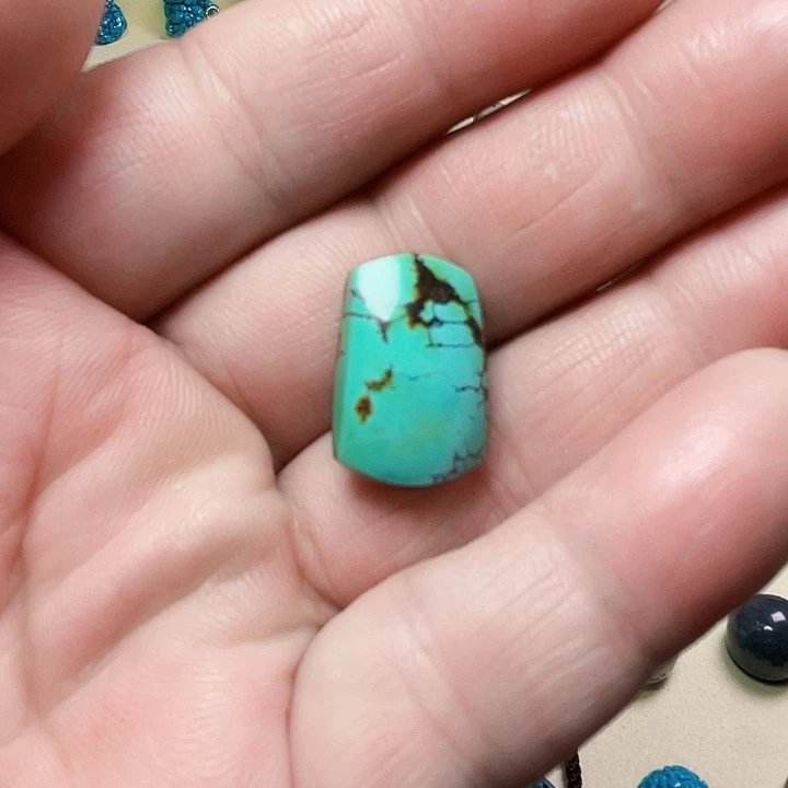 绿松石颈饰未镶嵌