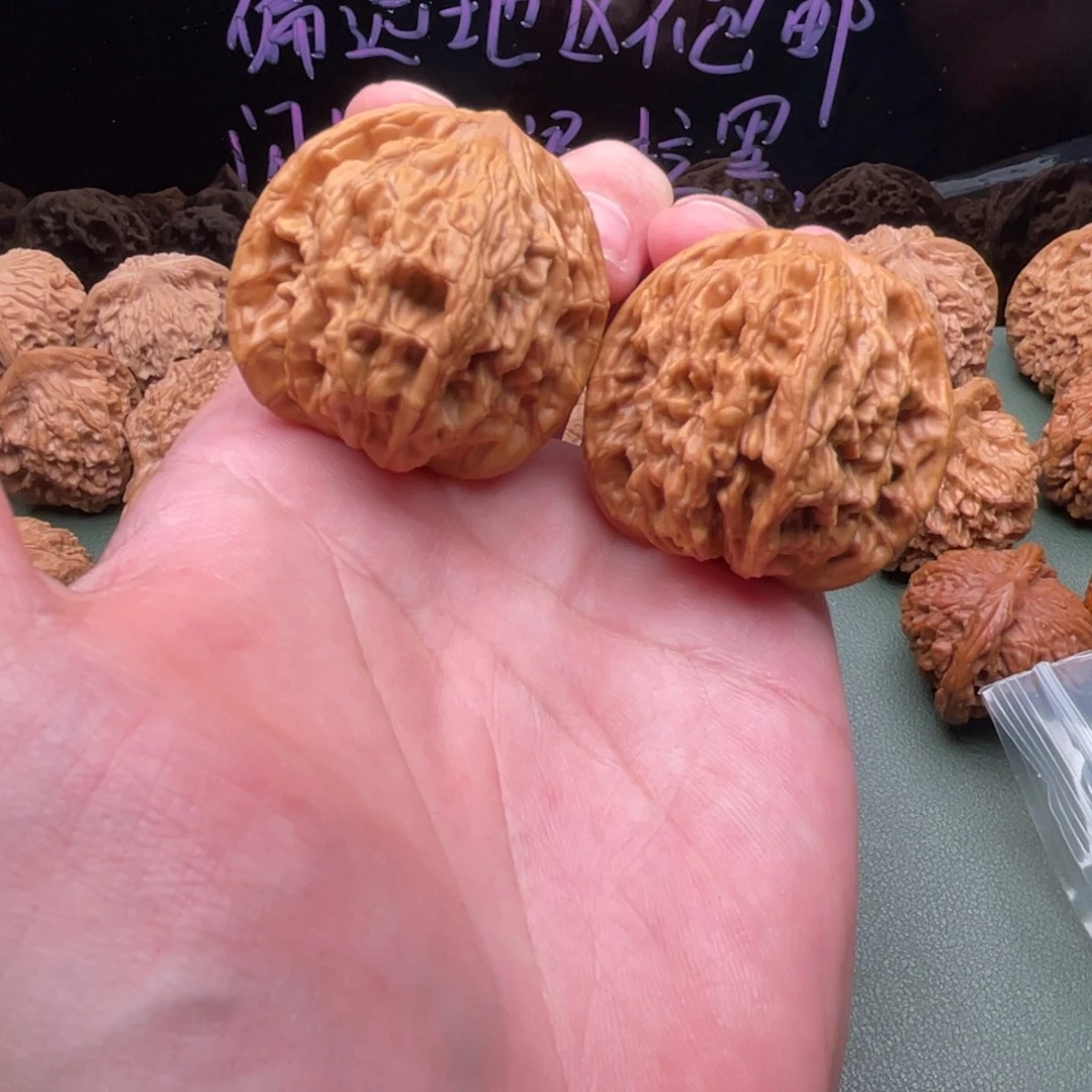 核桃把件41虎头，已经打底