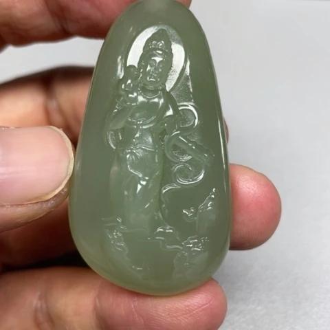 和田玉未镶嵌颈饰闻****馆