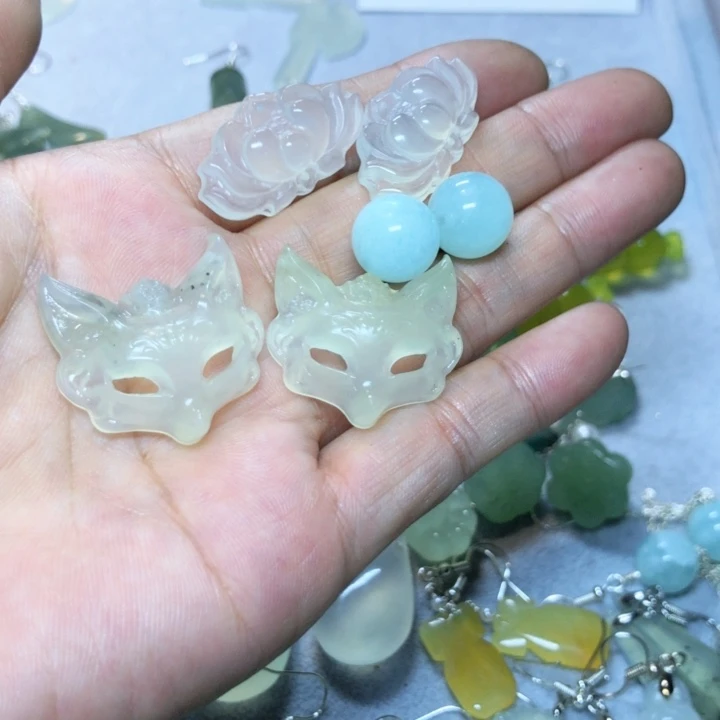 【闪购商品】蛇纹石玉耳环未镶嵌见**天
