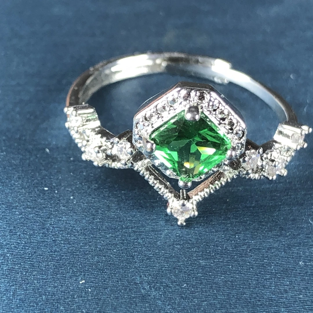 111246 宝绿色戒指活口开口可调节漂亮培育美丽精致热销