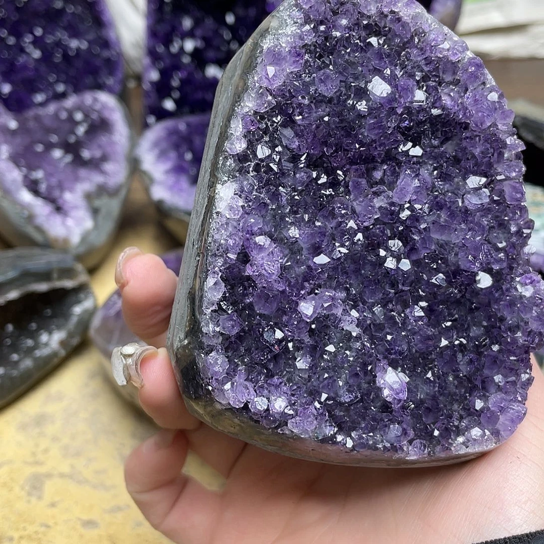 紫晶未镶嵌大型摆件（非配饰）