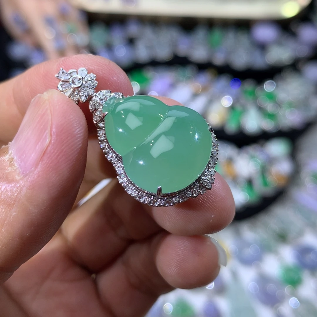 翡翠18K金镶嵌吊坠(不含链)